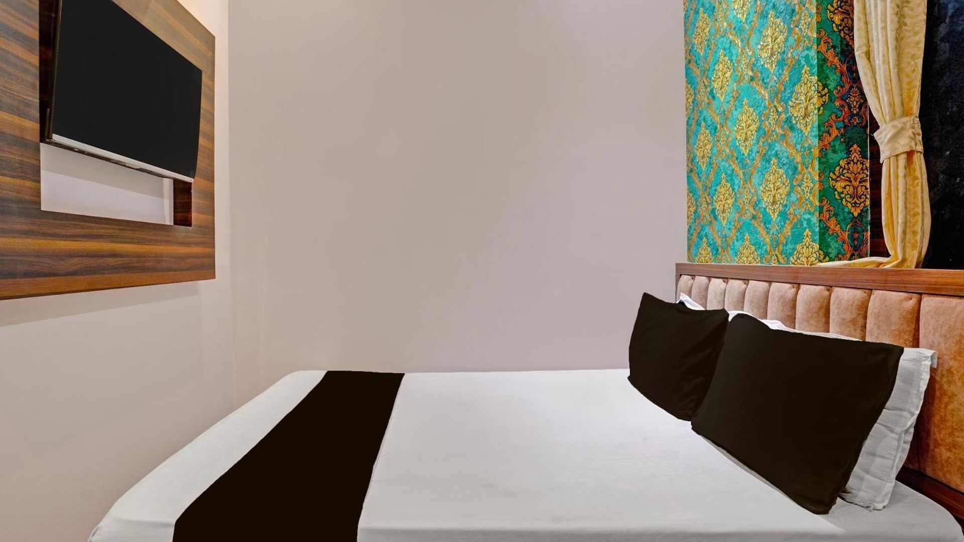 Hotel O Golden 3*
