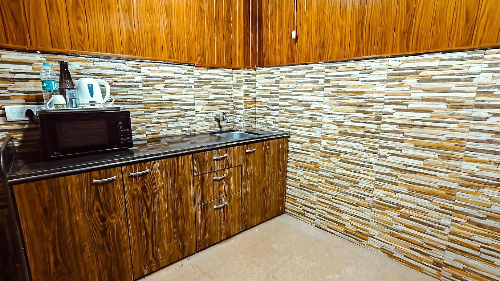 Apartment Tim Santacruz Airport Mumbai