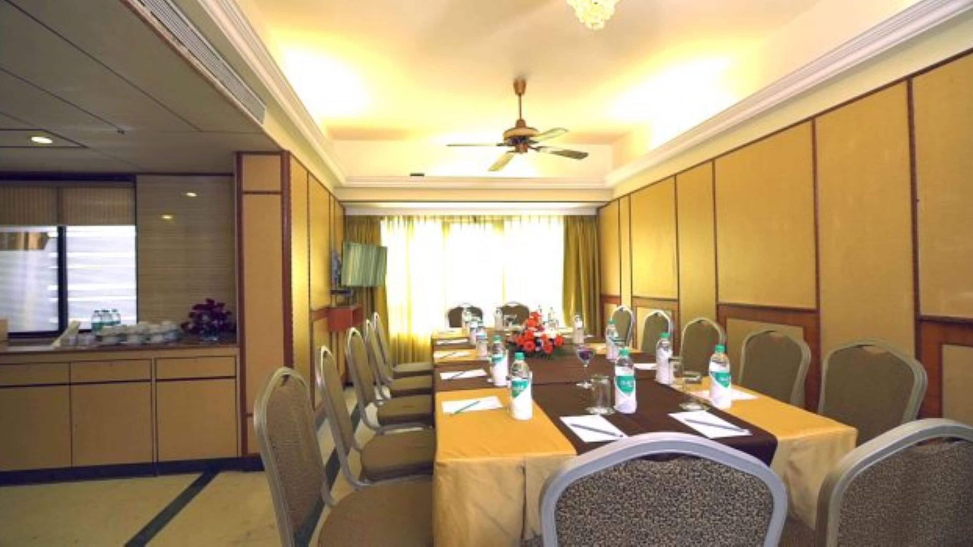 Regenta Place The Emerald Hotel 4*