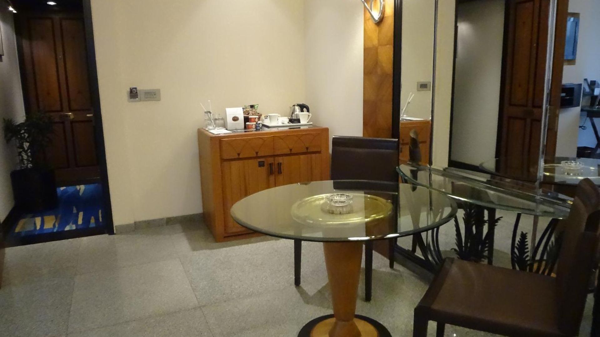 Hotel Marine Plaza Mumbai
