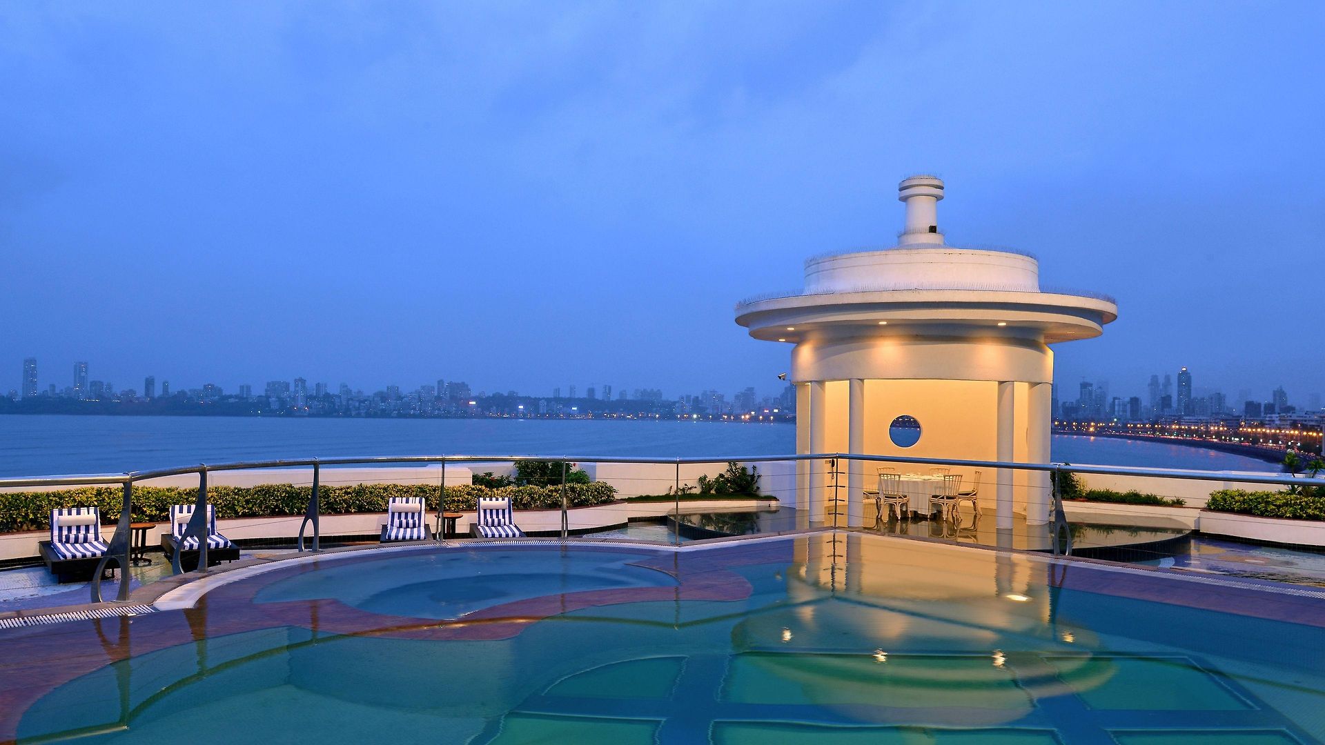 Marine Plaza Hotel