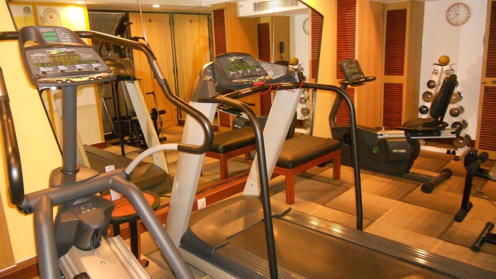 Marine Plaza Hotel 5*