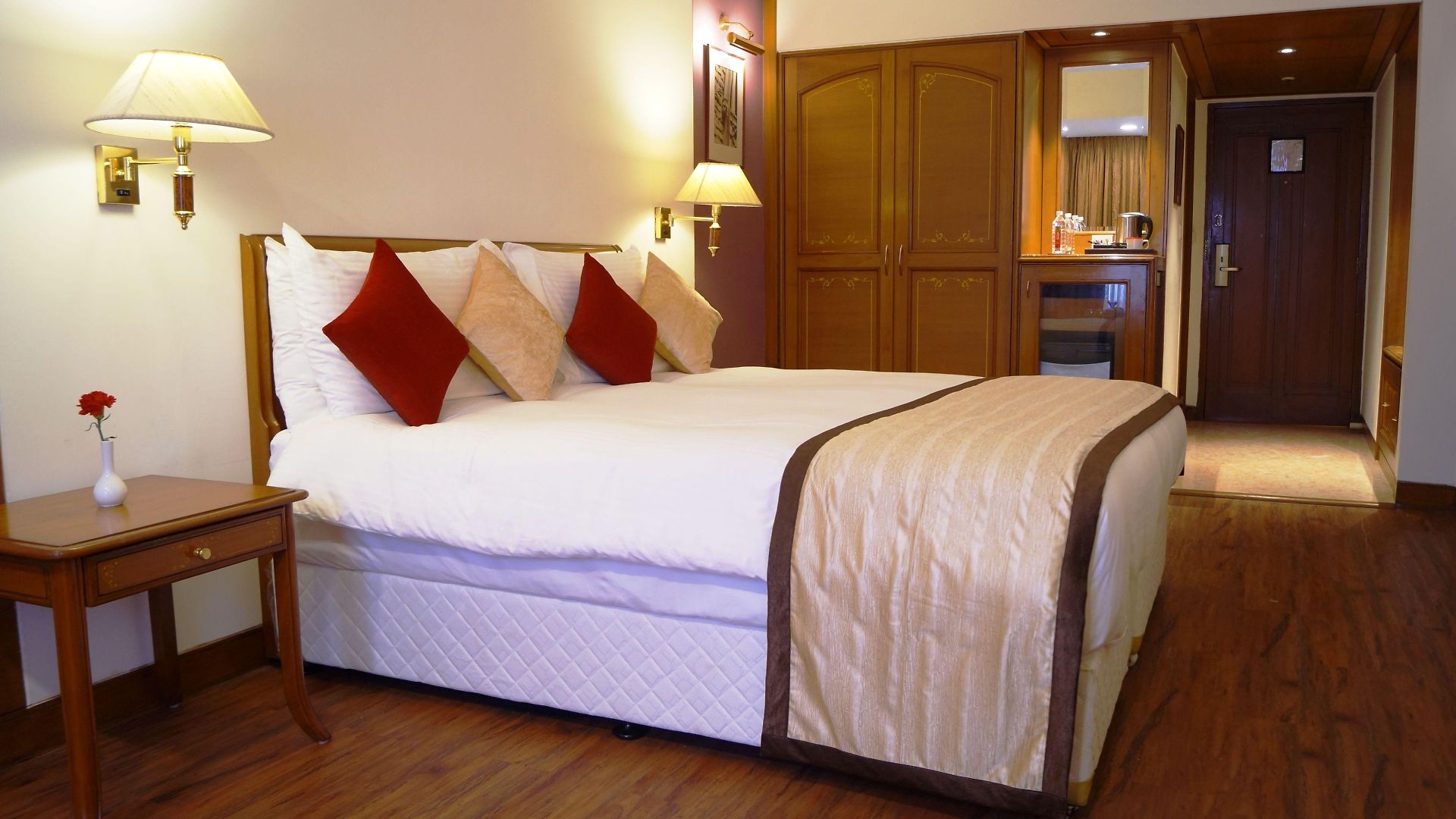 The Ambassador, Marine Drive, 4* Mumbai