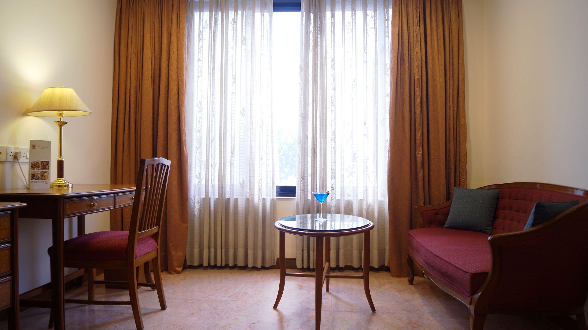 Hotel The Ambassador, Marine Drive, 4*