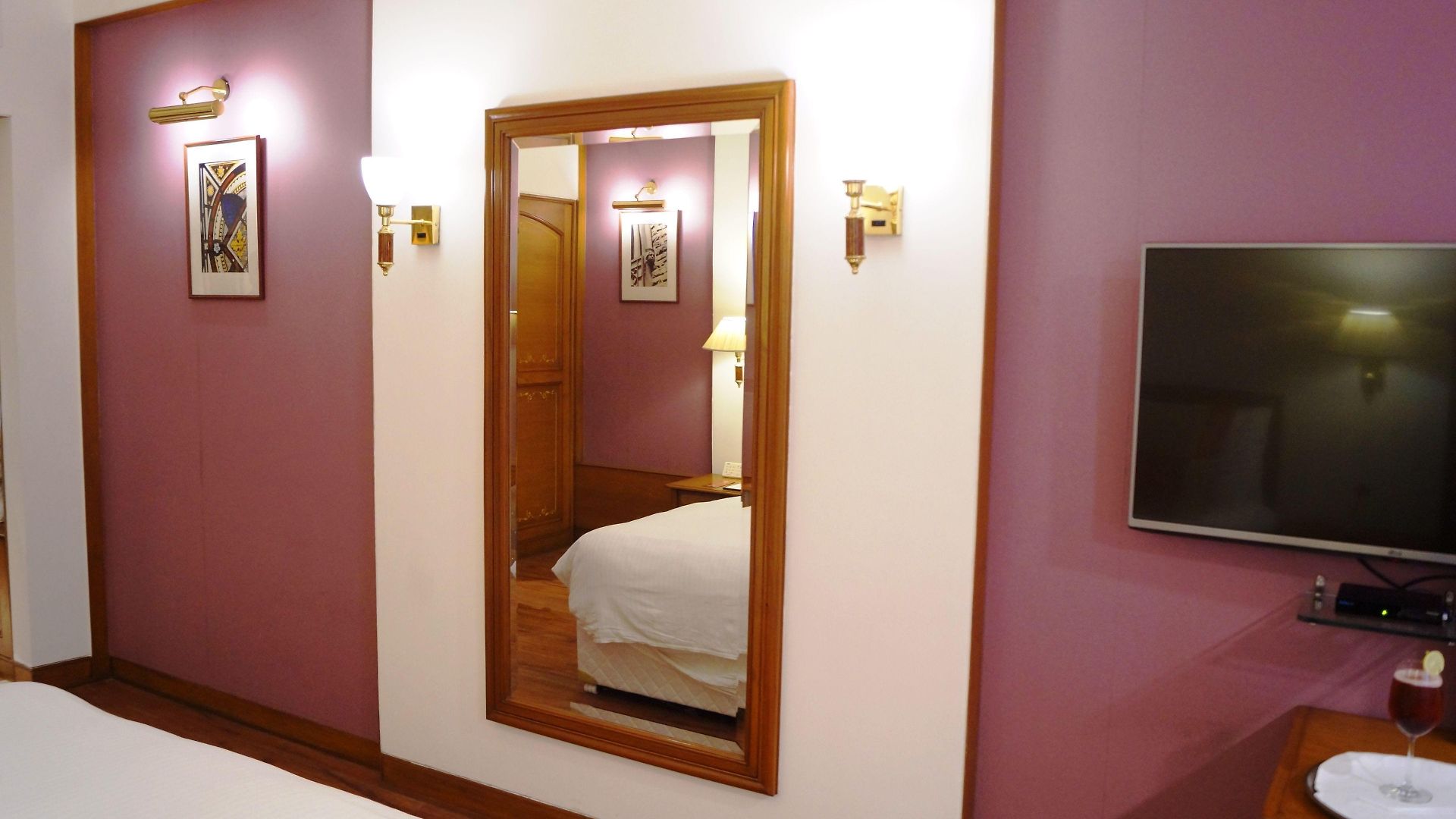 The Ambassador, Marine Drive, 4* Mumbai