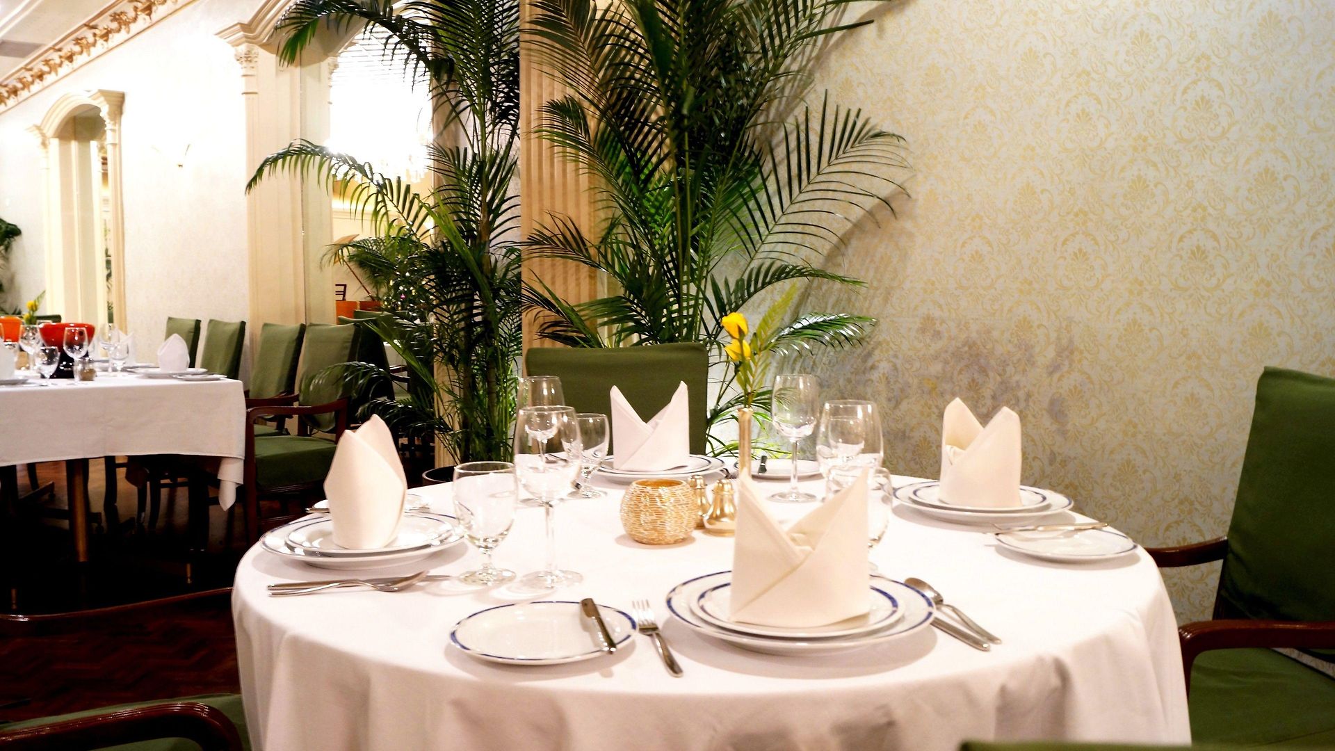 The Ambassador, Marine Drive, Hotel 4*