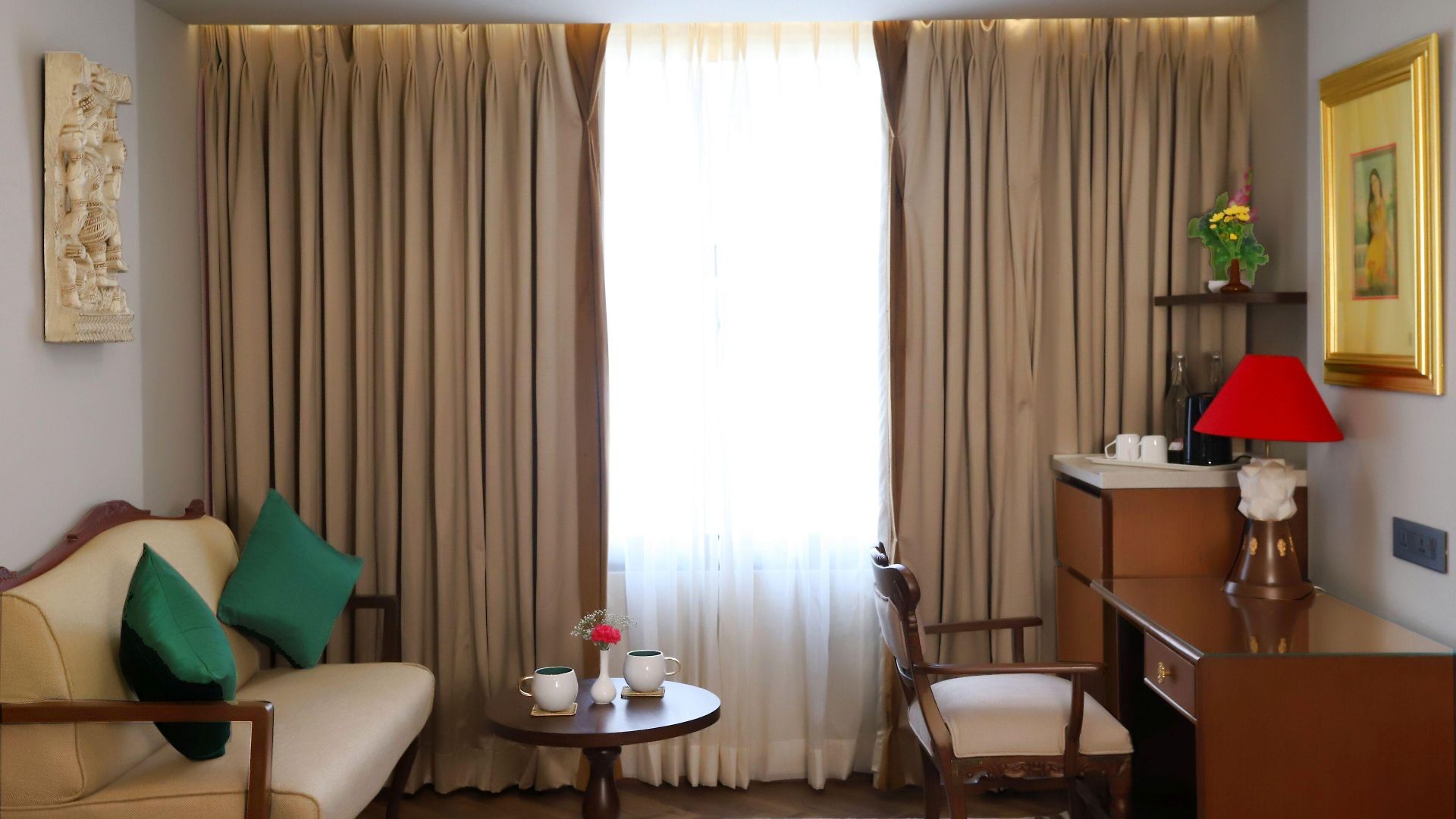 Hotel The Ambassador, Marine Drive, 4*