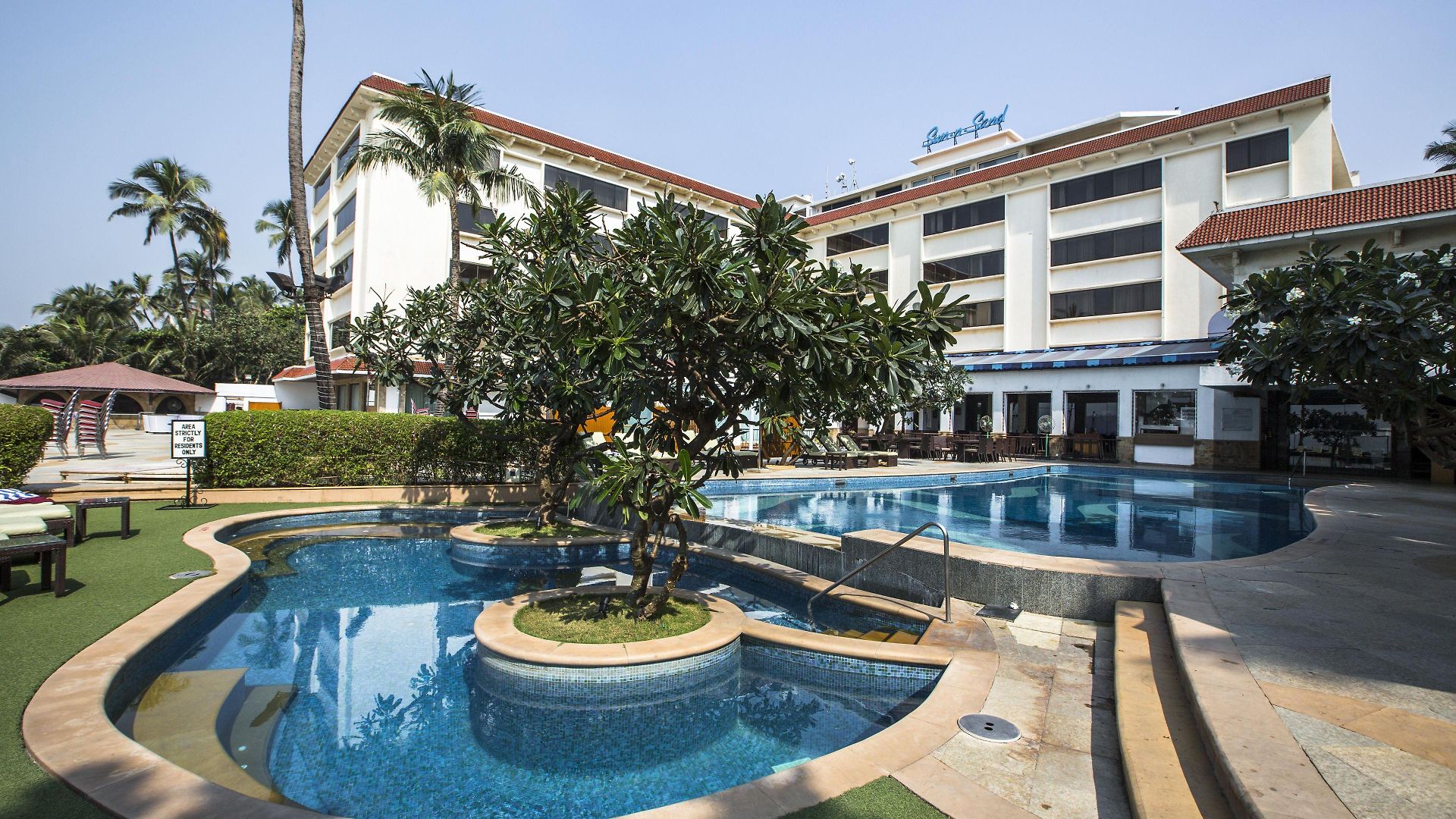 Sun-n-sand Juhu Hotel