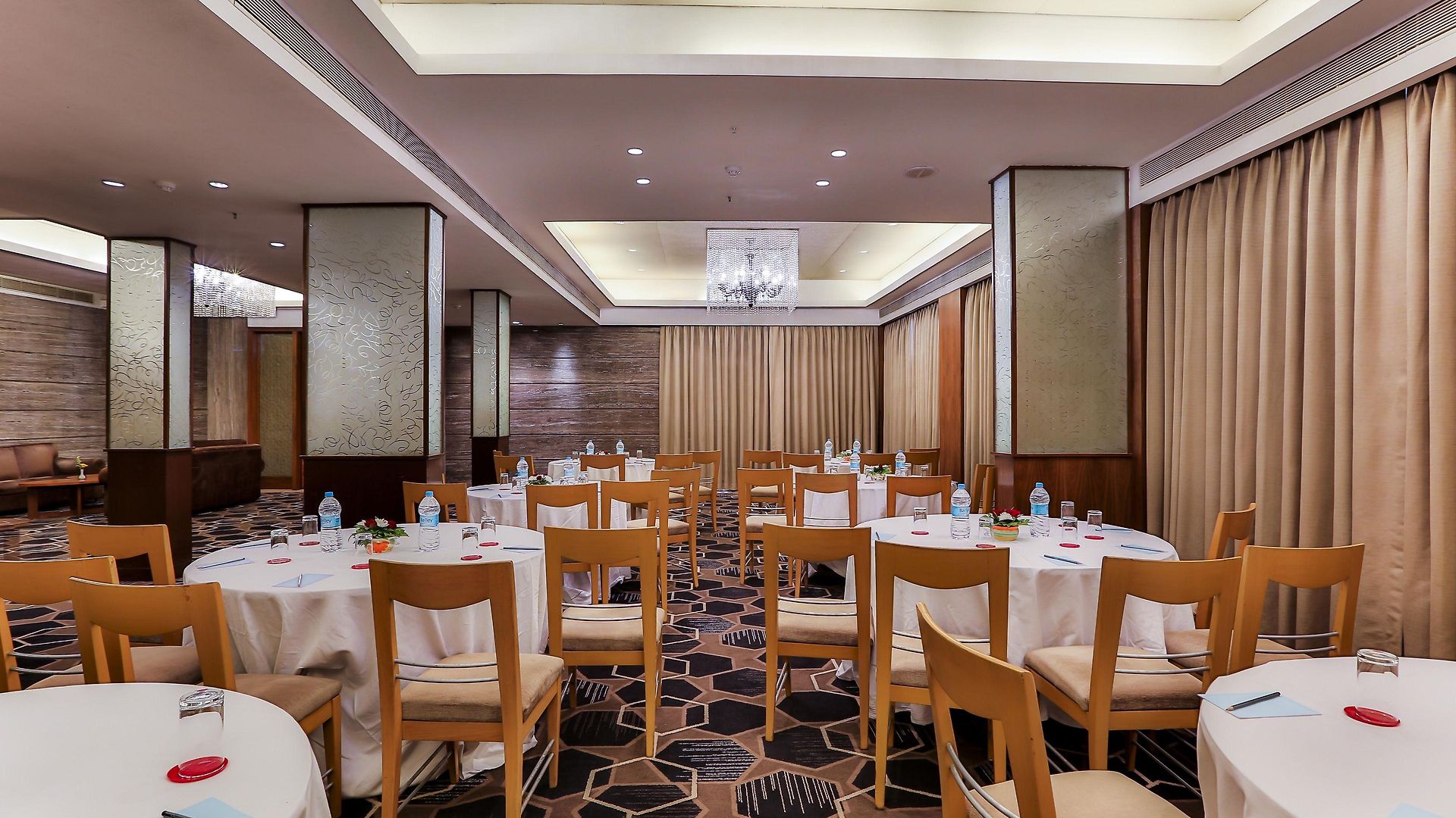 Sun-n-sand Juhu Hotel