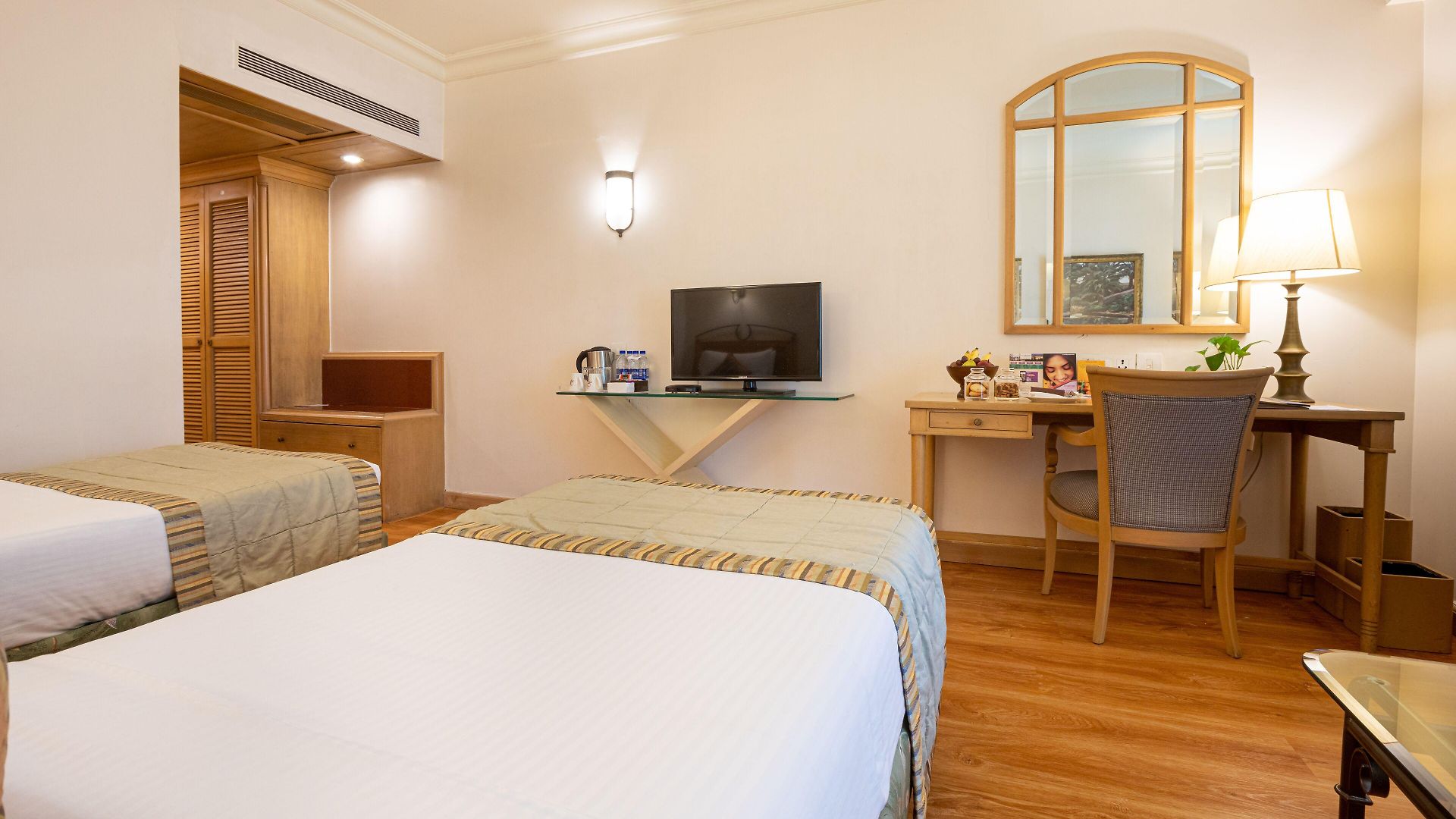 Hotel The Orchid Parle 5*