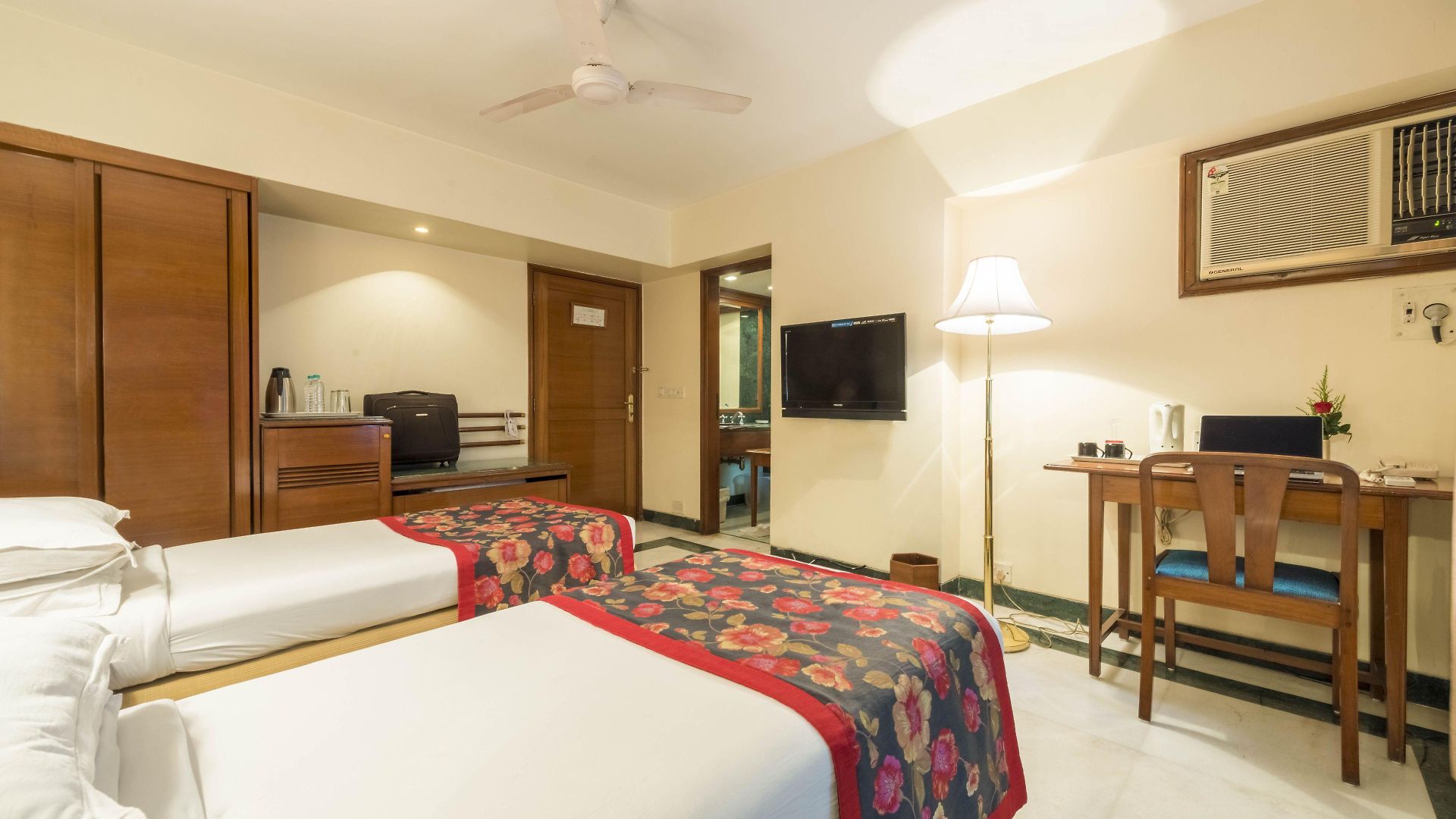 Hotel Parle International
