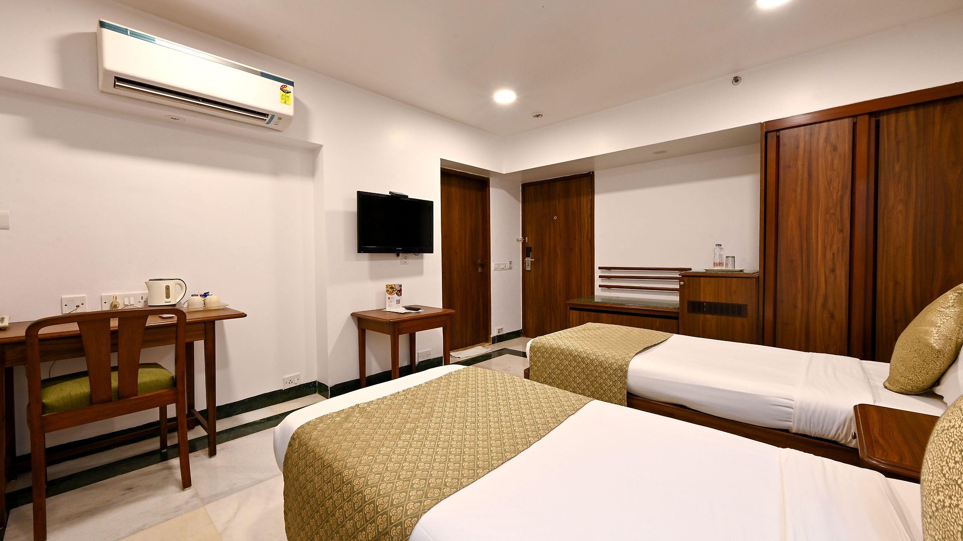 Parle International 3* Mumbai