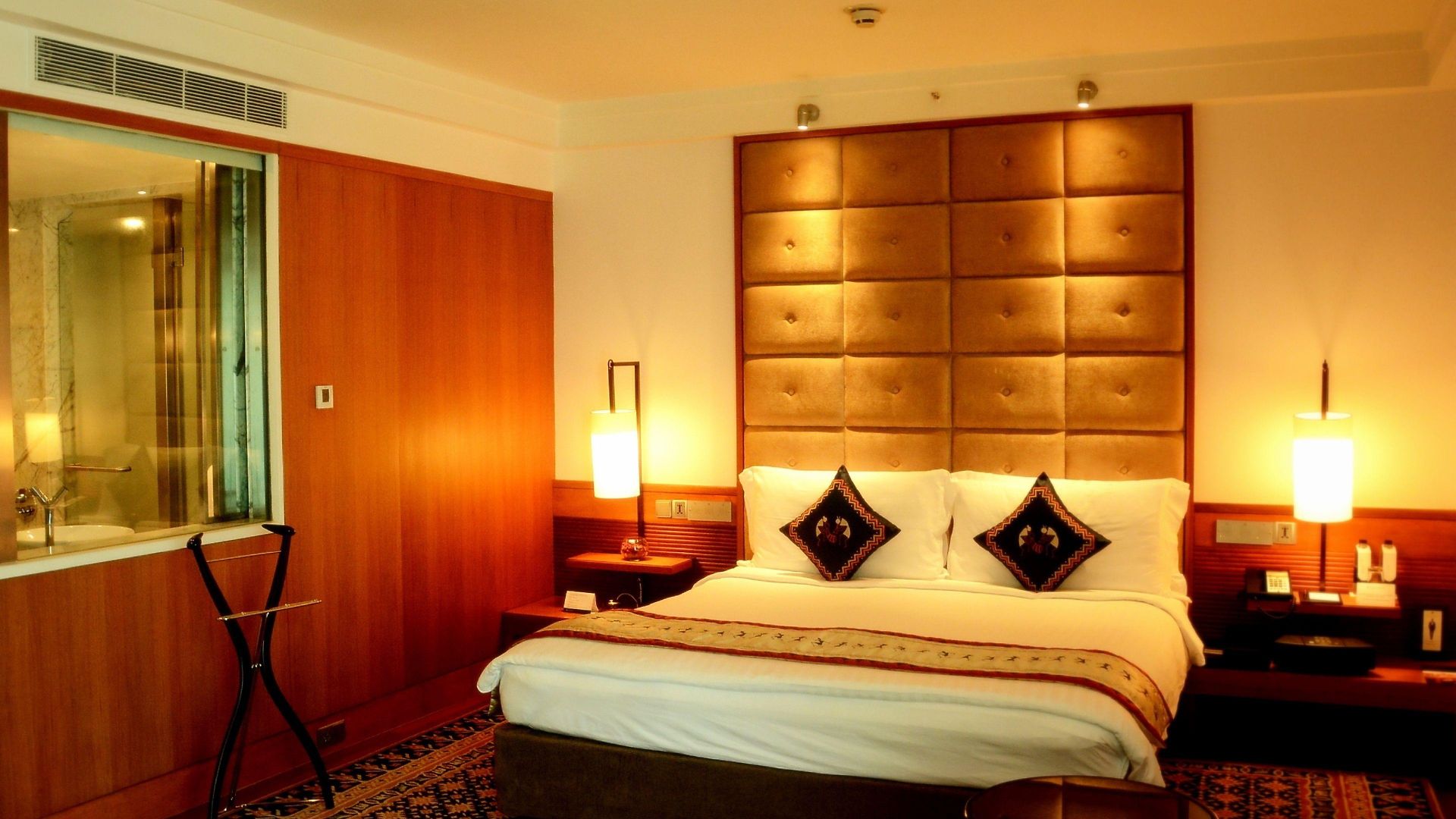 Hotel Intercontinental Marine Drive By Ihg 5*
