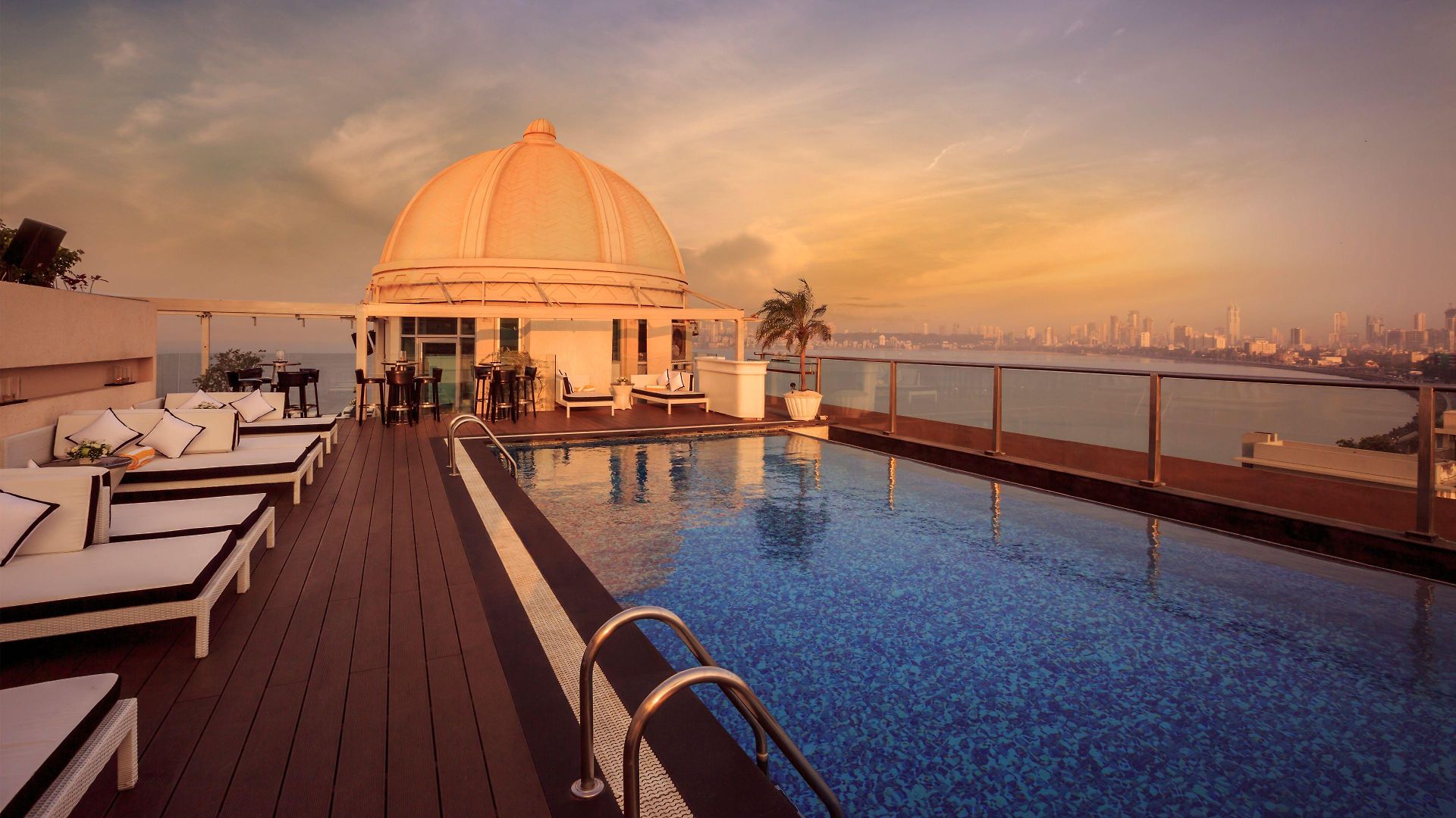 Hotel Intercontinental Marine Drive By Ihg 5*