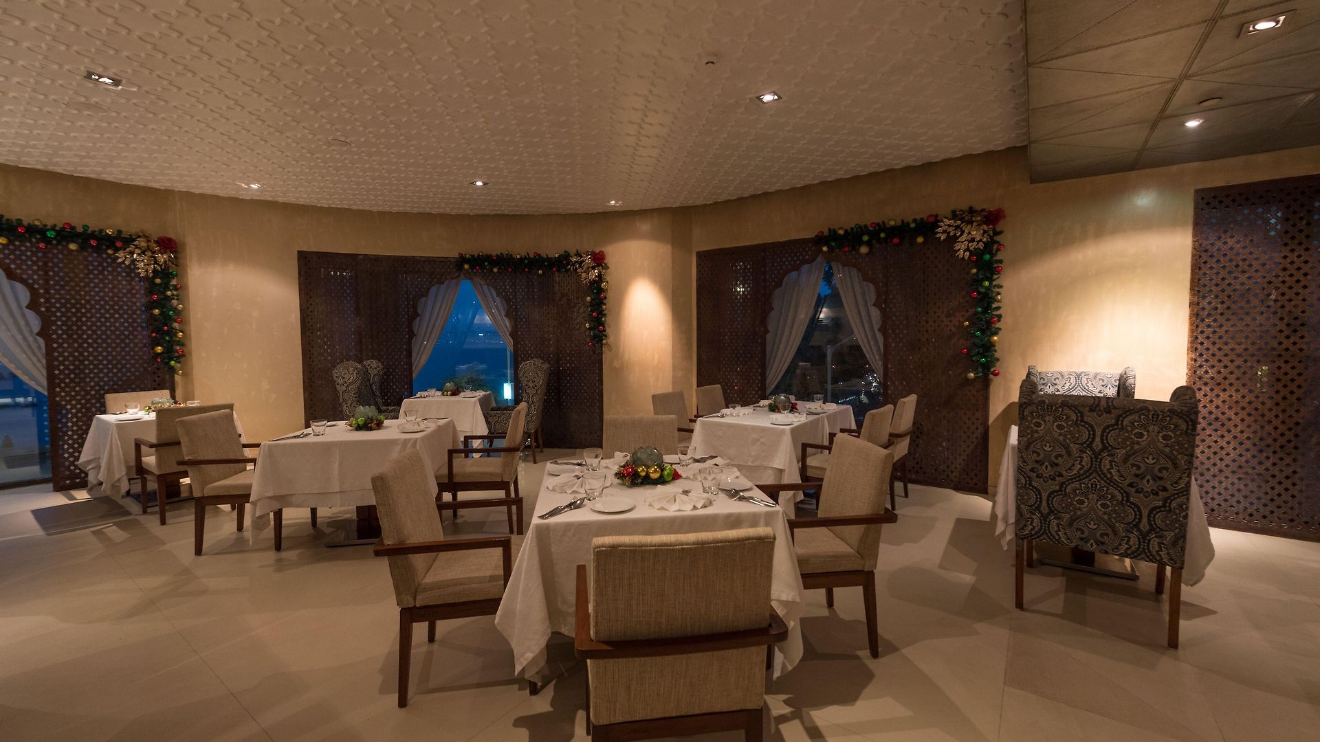 Hotel Intercontinental Marine Drive By Ihg 5*