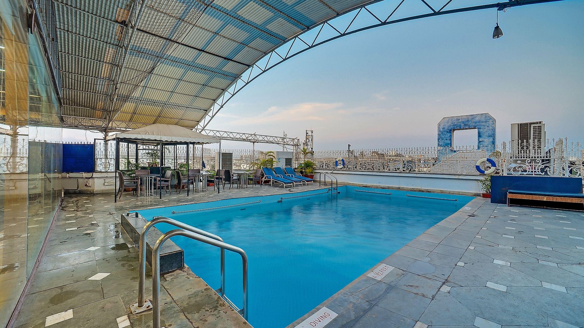 Ramee Guestline Juhu Hotel 4*
