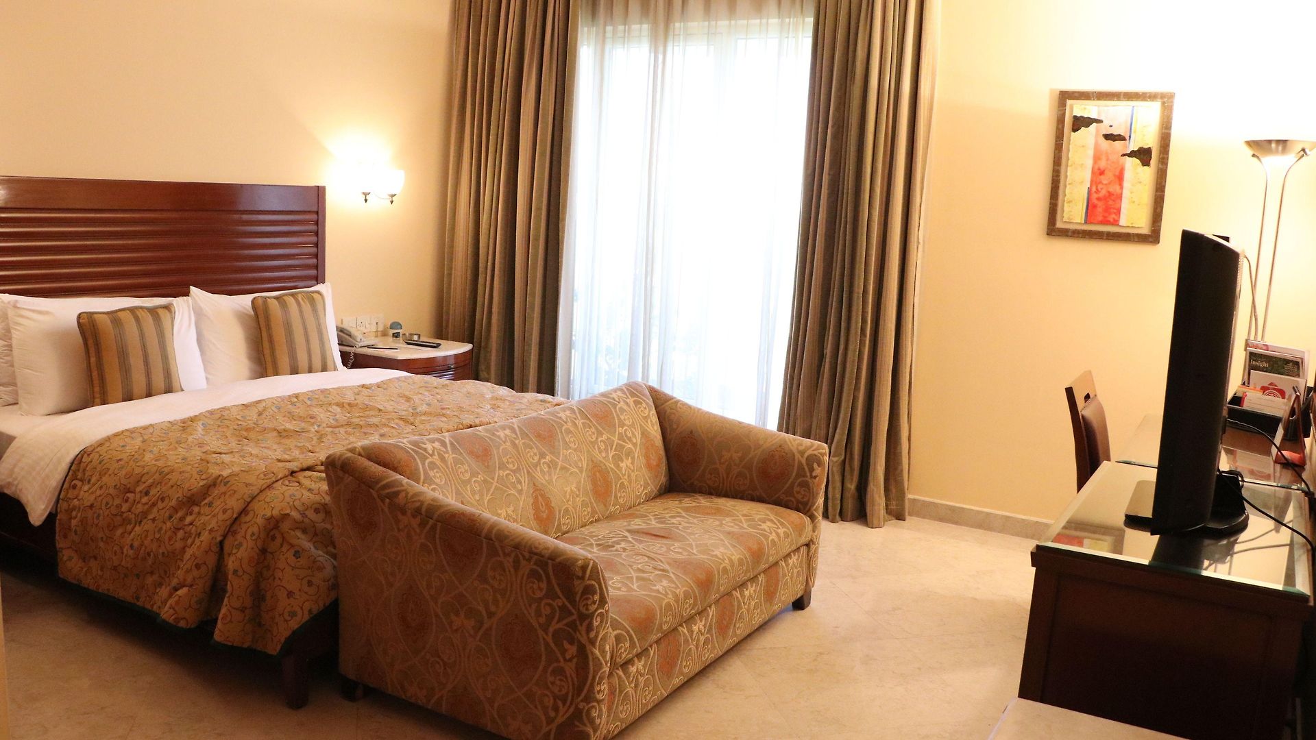 The Lalit 5*