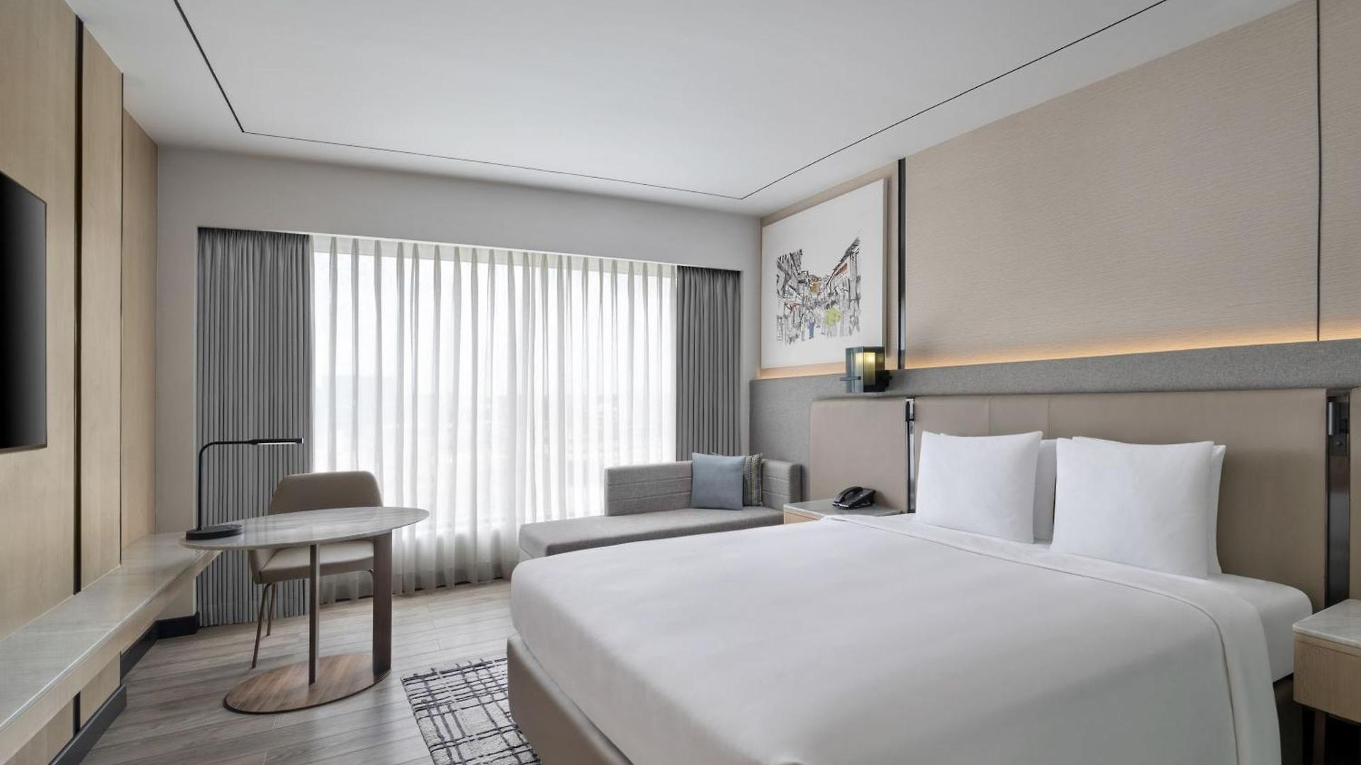 Courtyard By Marriott International Airport 5*
