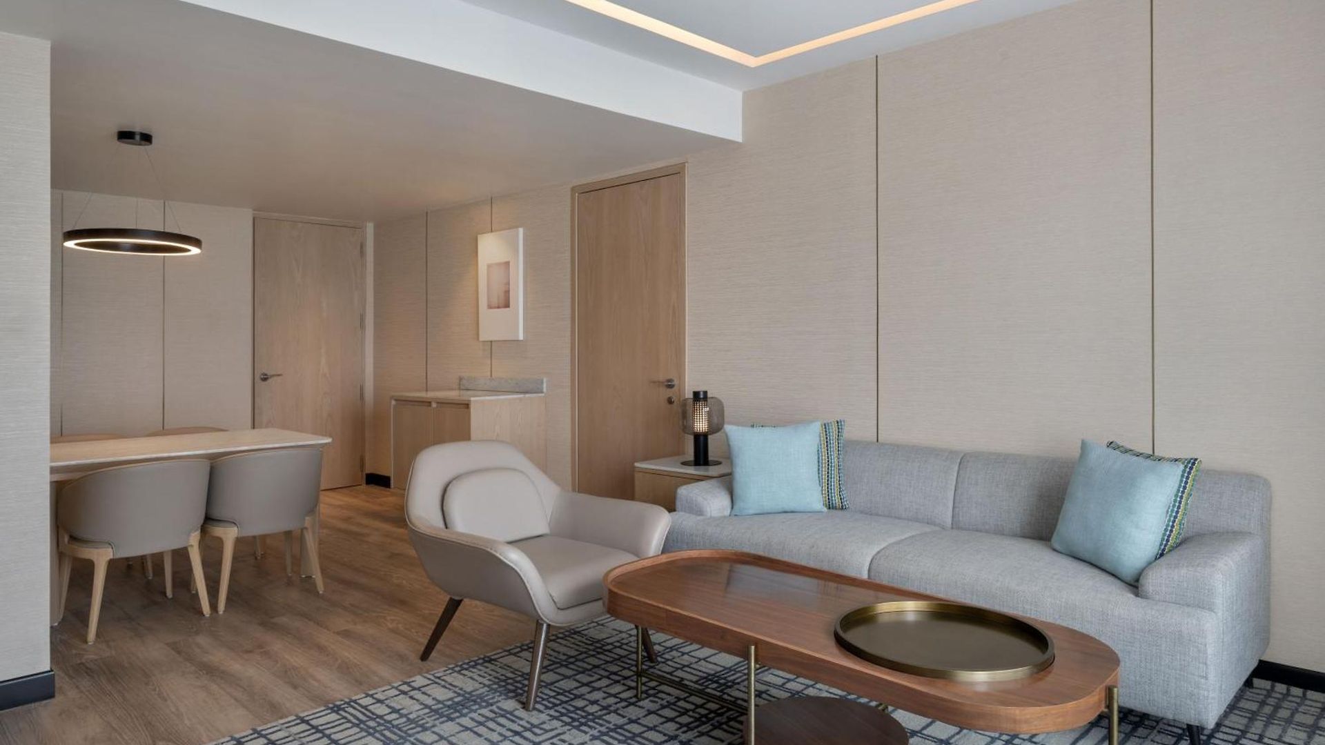 Hotel Courtyard By Marriott International Airport 5*