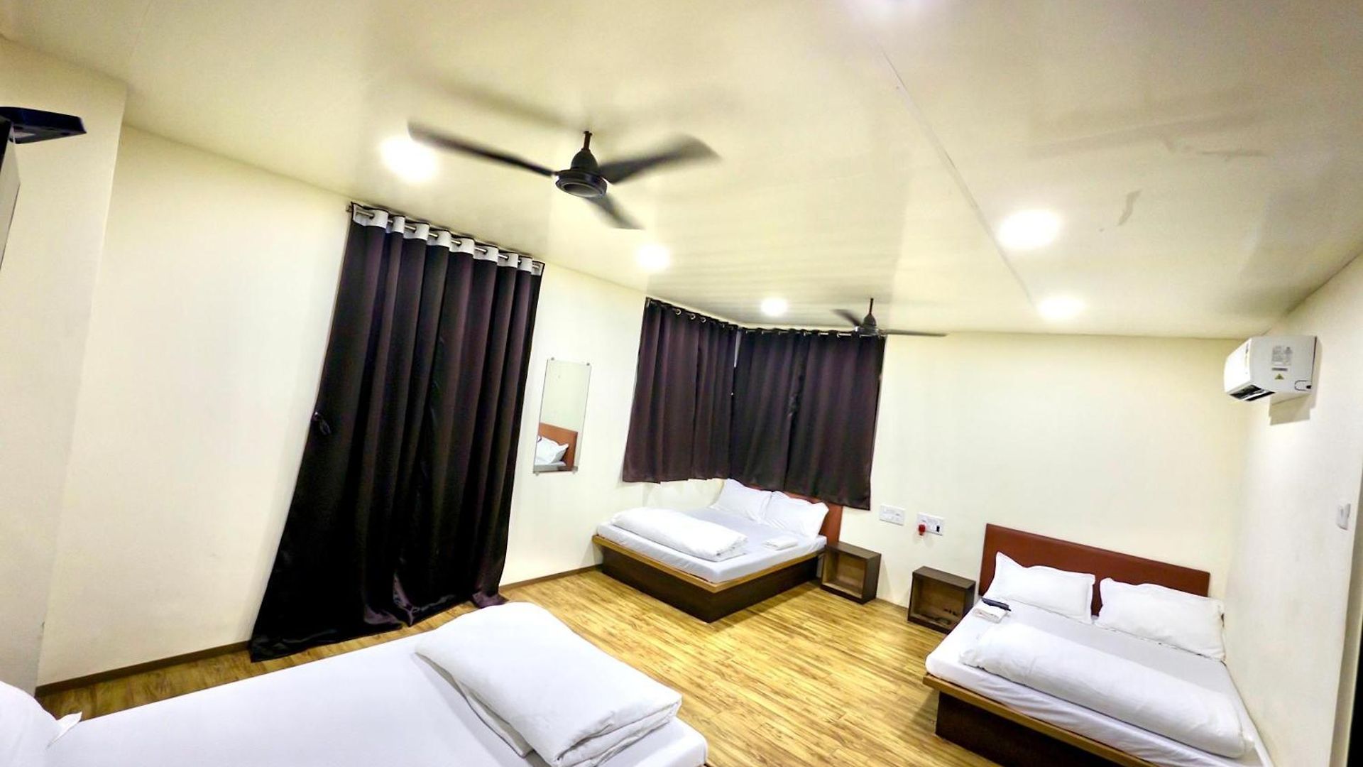 Marine Line Near Hospital 3* Mumbai