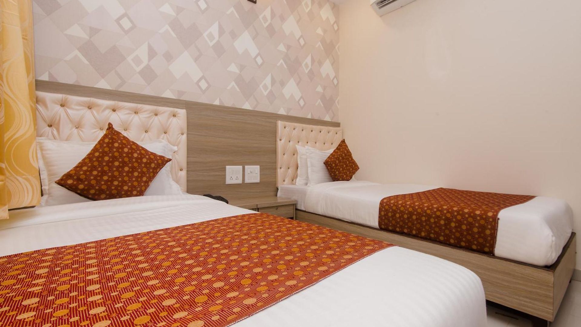 O Golden Arch Hotel