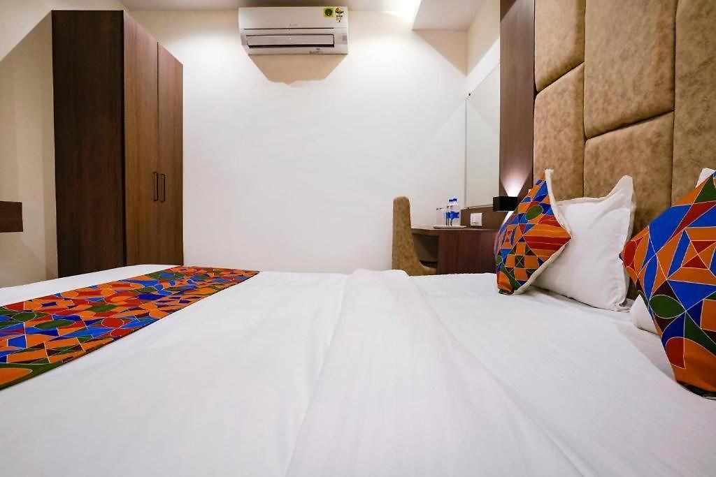Atithi Regency Near Airport Terminal 2 Hotel 3*