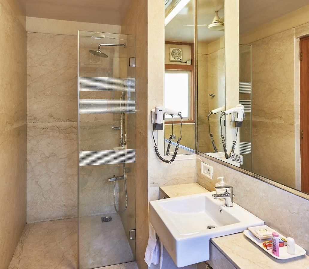 Astoria Hotel 4*