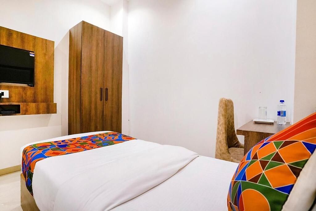Atithi Regency Near Airport Terminal 2 Hotel 3*