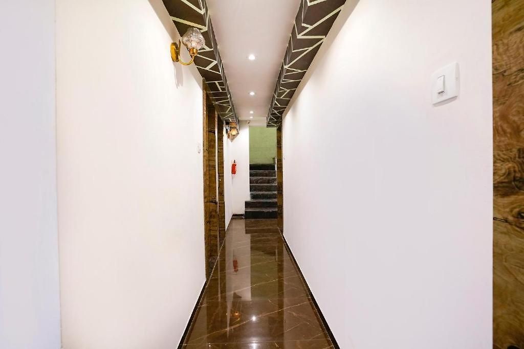Hotel Atithi Regency Near Airport Terminal 2 3*