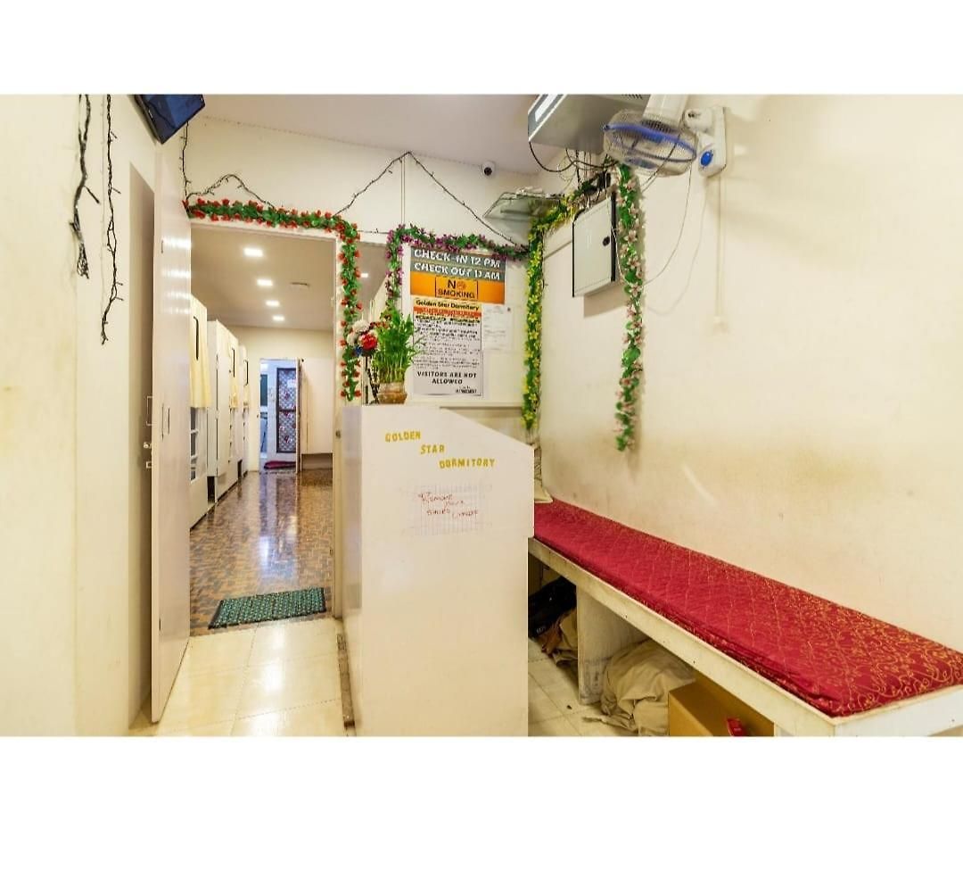 Goldenstar Deluxe Hostel *