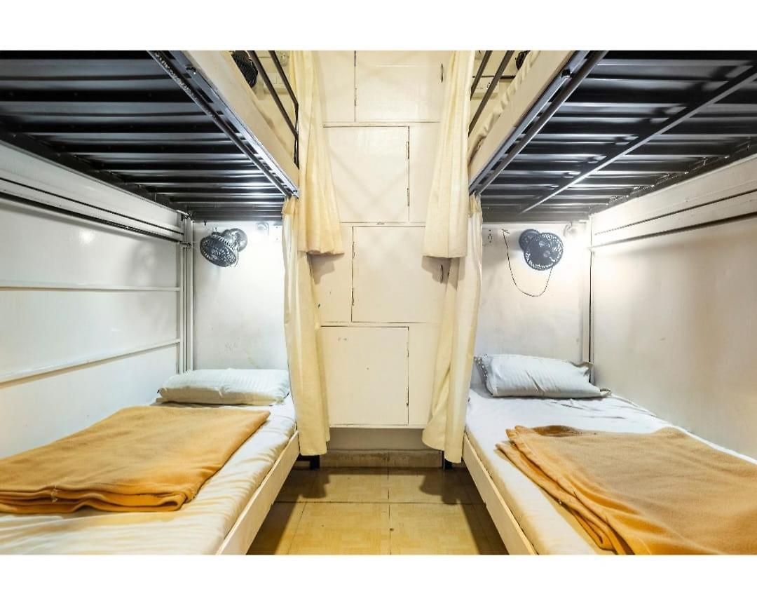 Goldenstar Deluxe Hostel *