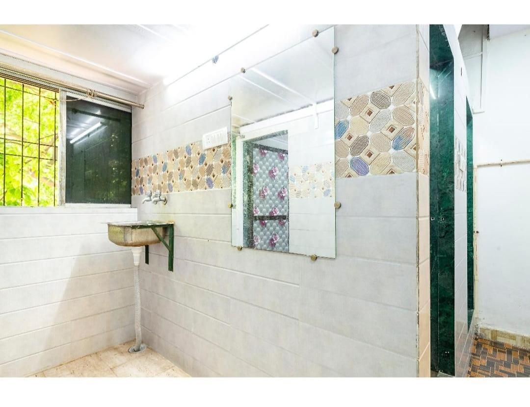Goldenstar Deluxe Hostel *
