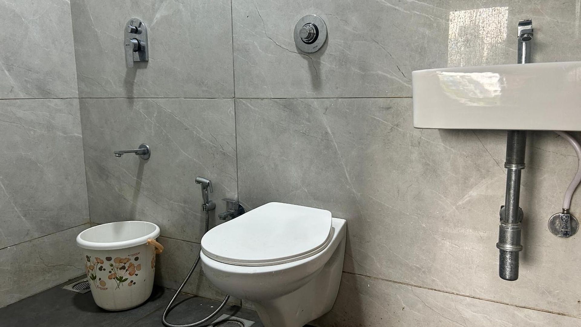 Apartment Zenith Service - Entire 2bhk Near Airport And Iit Powai Mumbai