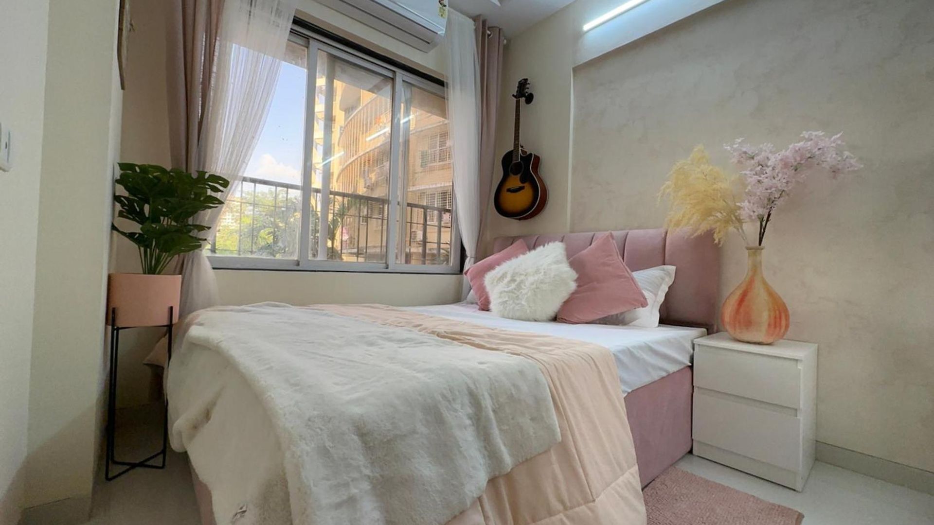 Apartment Veera Desai Road