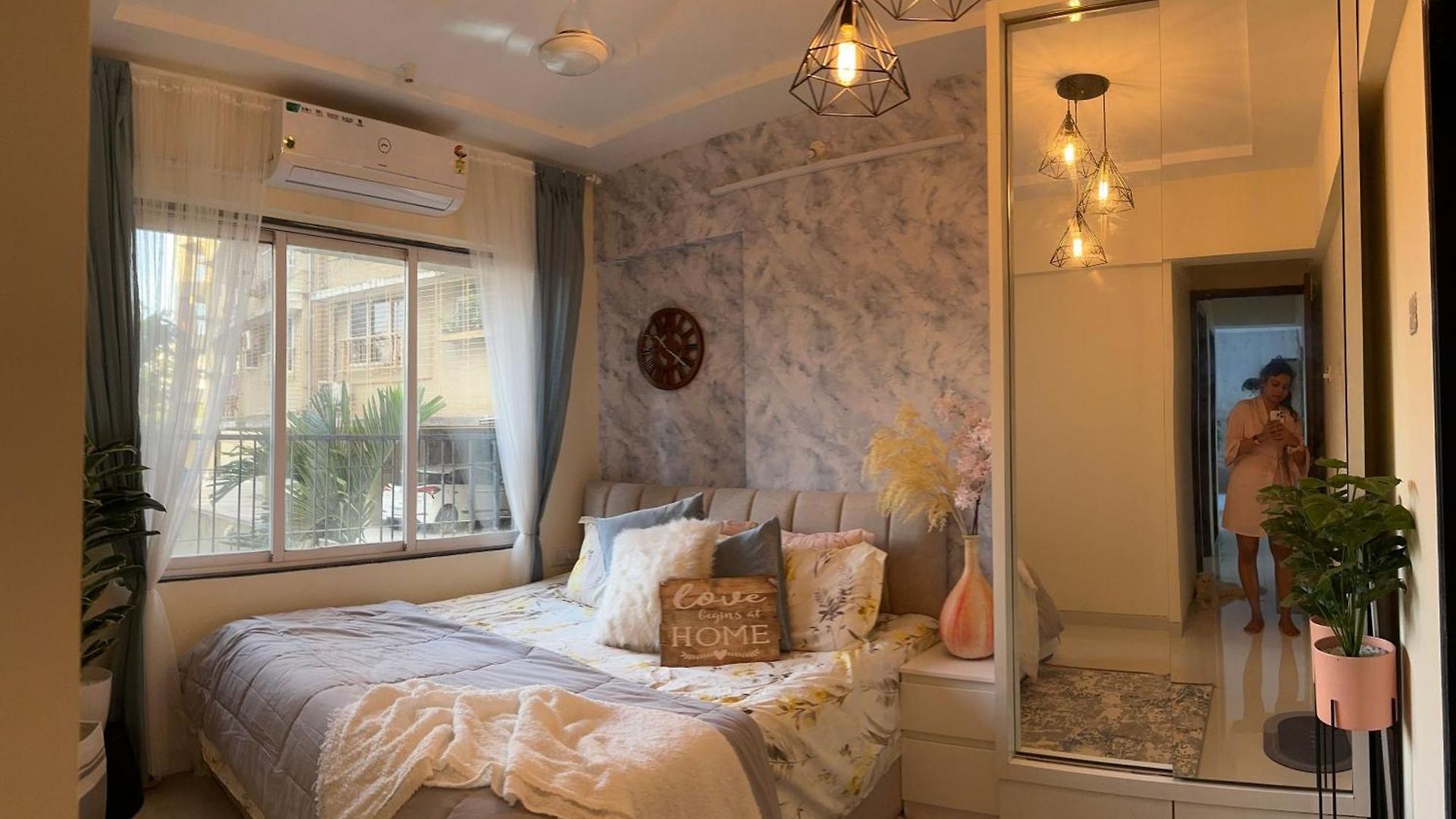 Apartment Veera Desai Road