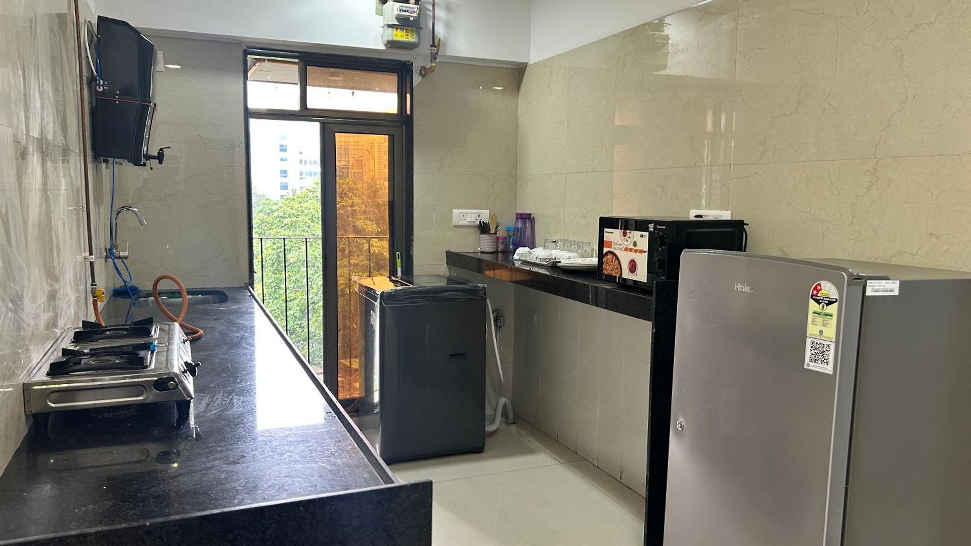 Zenith Service - Entire 2bhk Near Airport And Iit Powai Mumbai