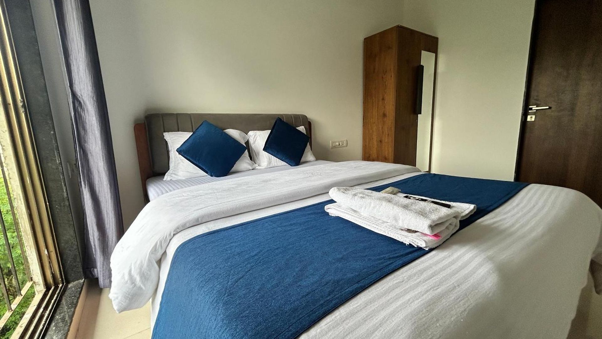Apartment Zenith Service - Entire 2bhk Near Airport And Iit Powai Mumbai