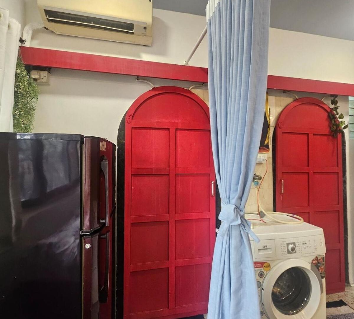 Retro Bandra - Cozy Comfort In A Heritage Village *