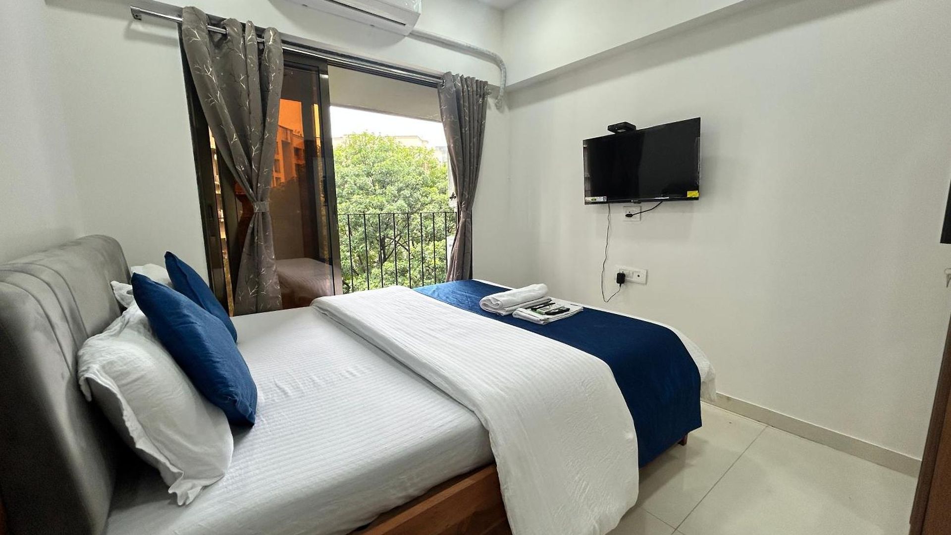 Zenith Service - Entire 2bhk Near Airport And Iit Powai * Mumbai