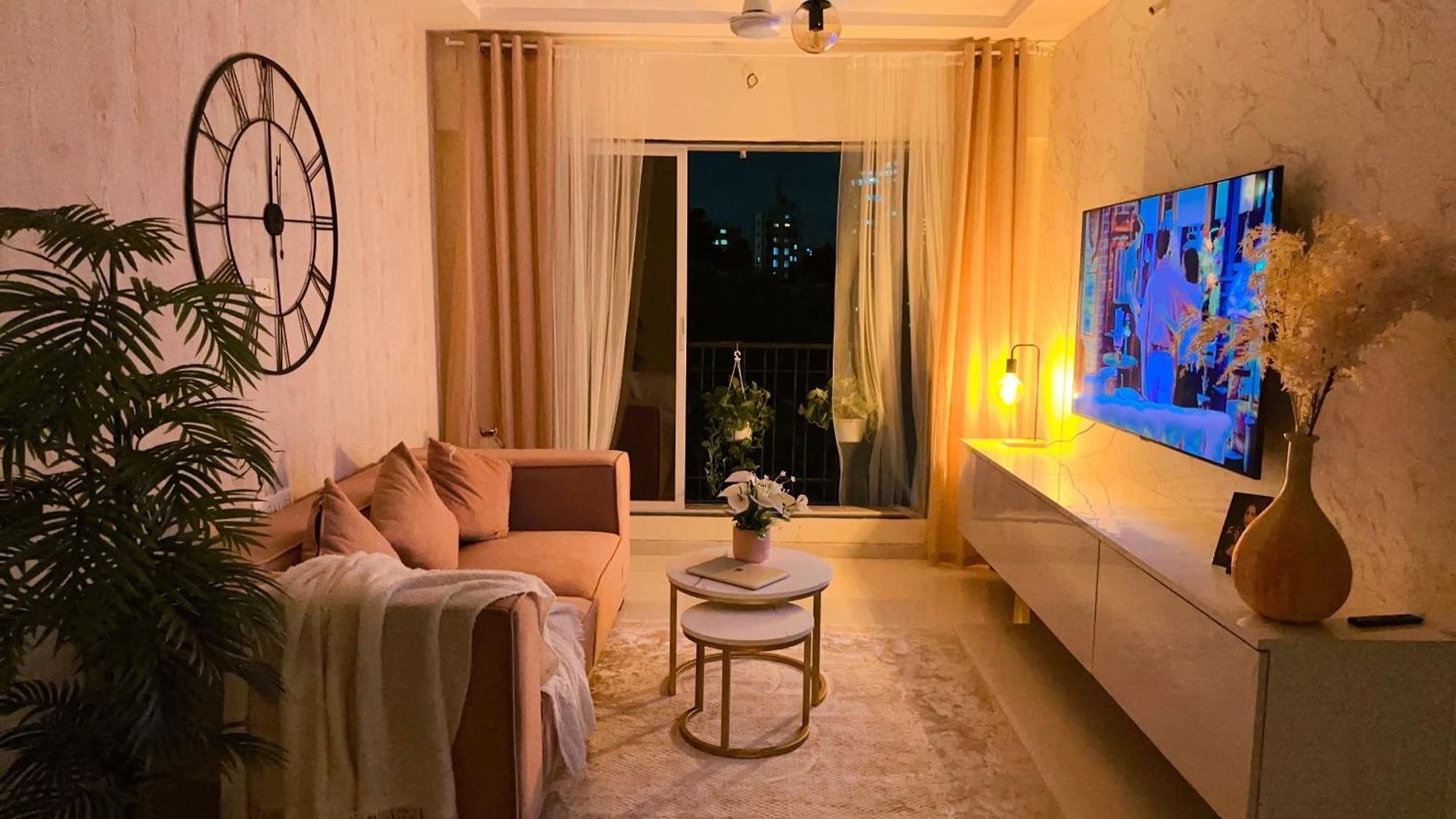 Apartment Veera Desai Road *