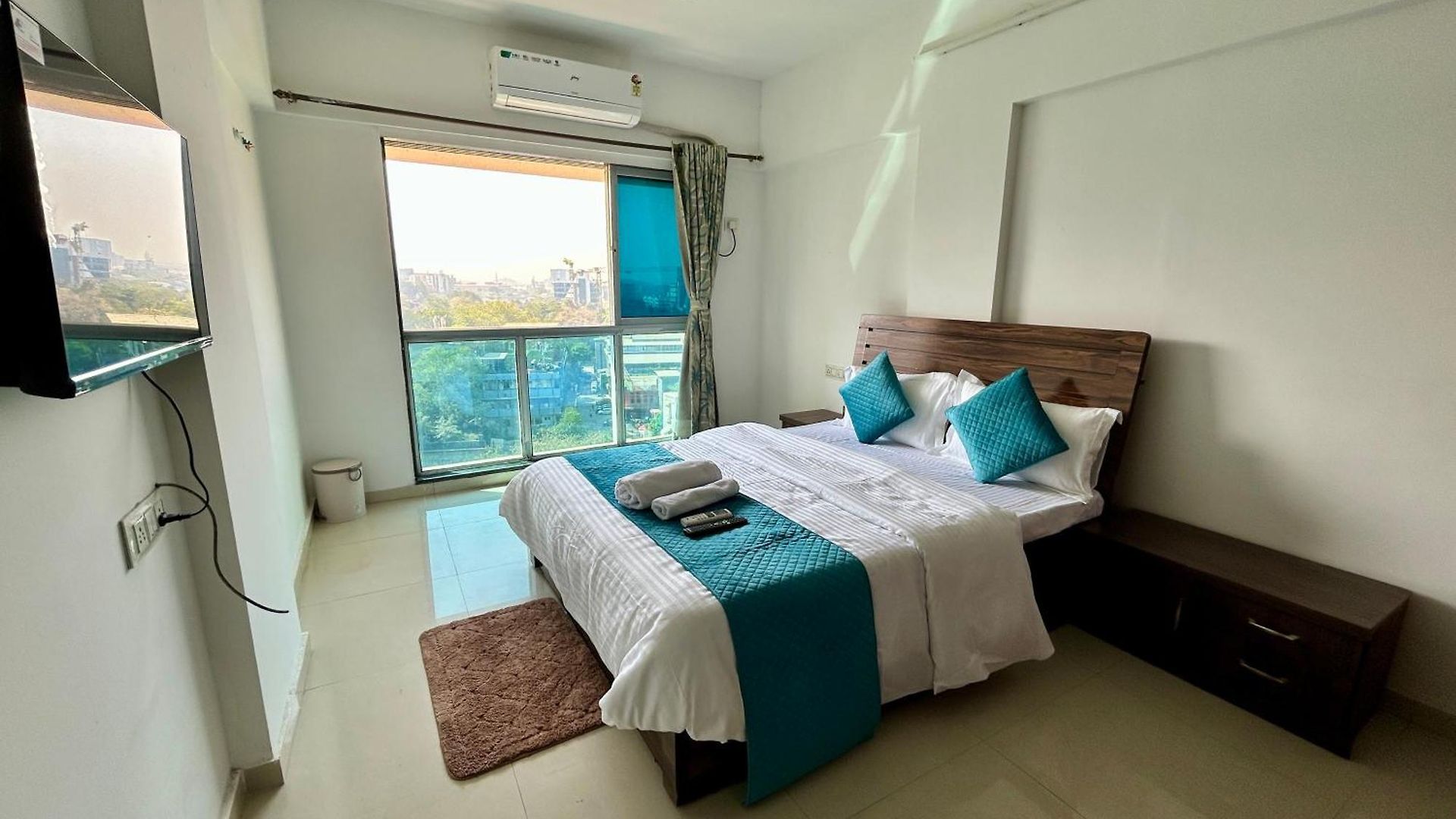 Apartment Zenith Service - Entire 2bhk Near Airport And Iit Powai *