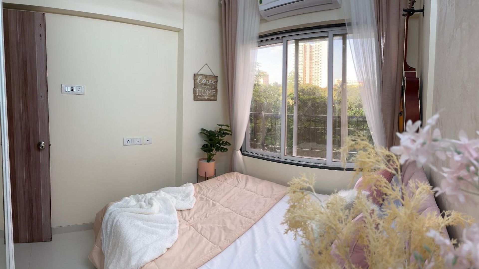 Veera Desai Road Apartment *