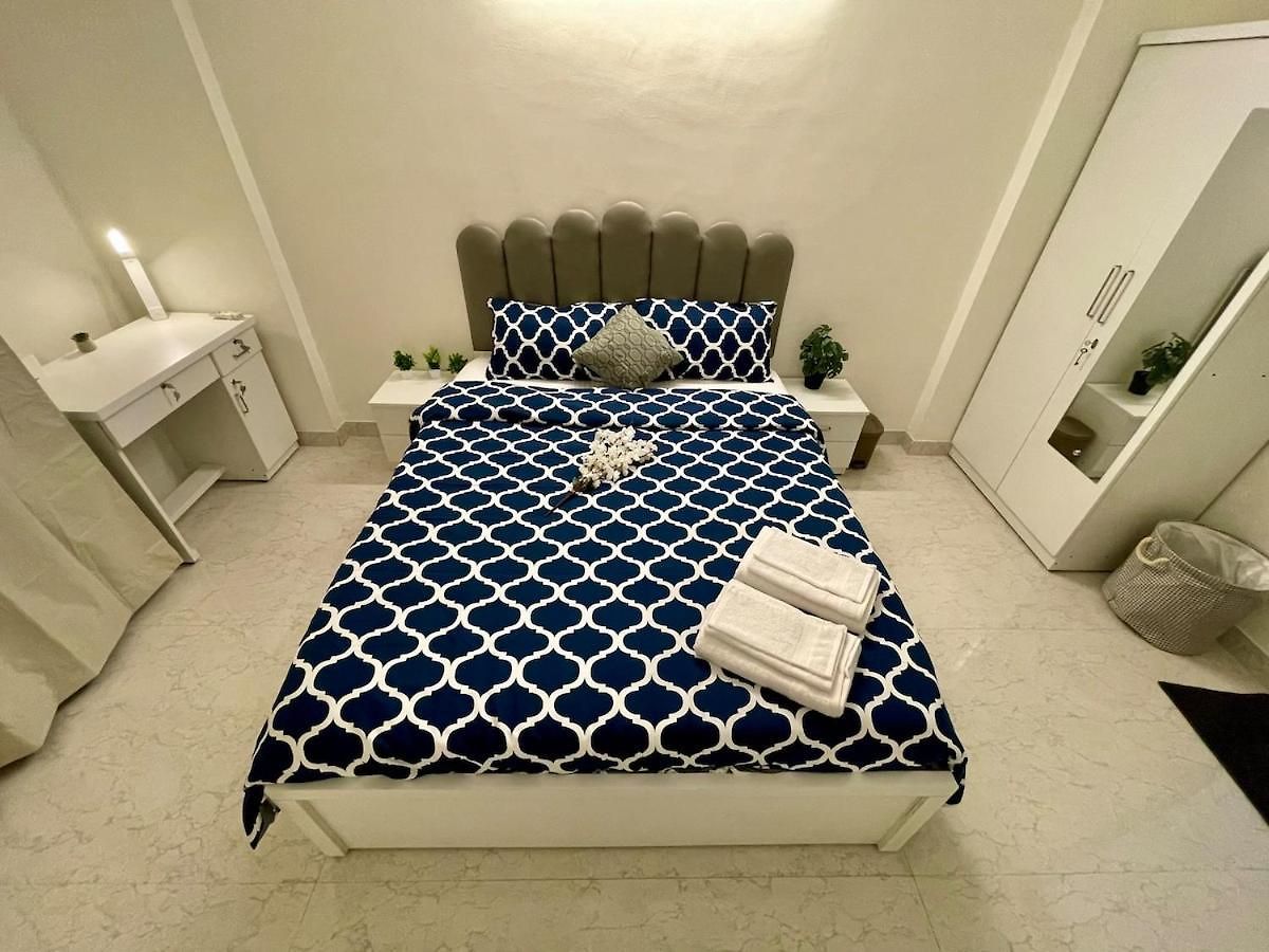 Powai View Apartment *