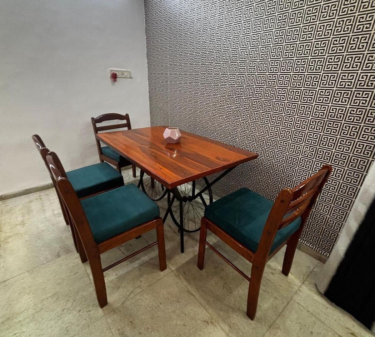 Ivy Nest, Private 1 Bhk In Lokhandwala, Andheri Apartment *