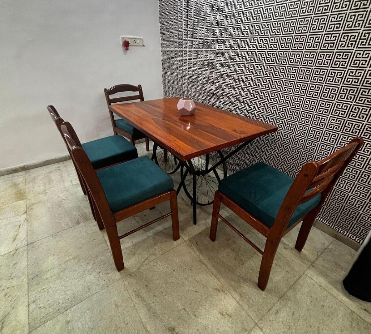 Ivy Nest, Private 1 Bhk In Lokhandwala, Andheri Apartment