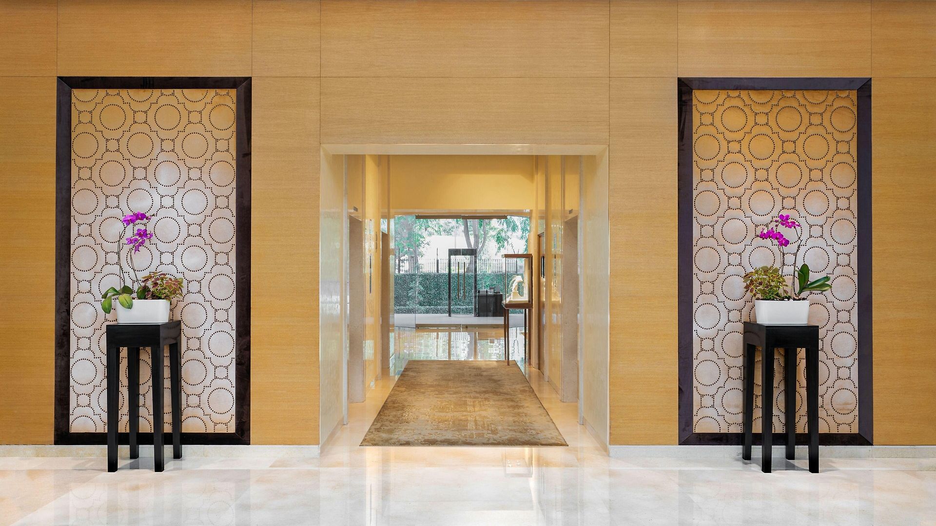 Taj Wellington Mews, 5* Mumbai