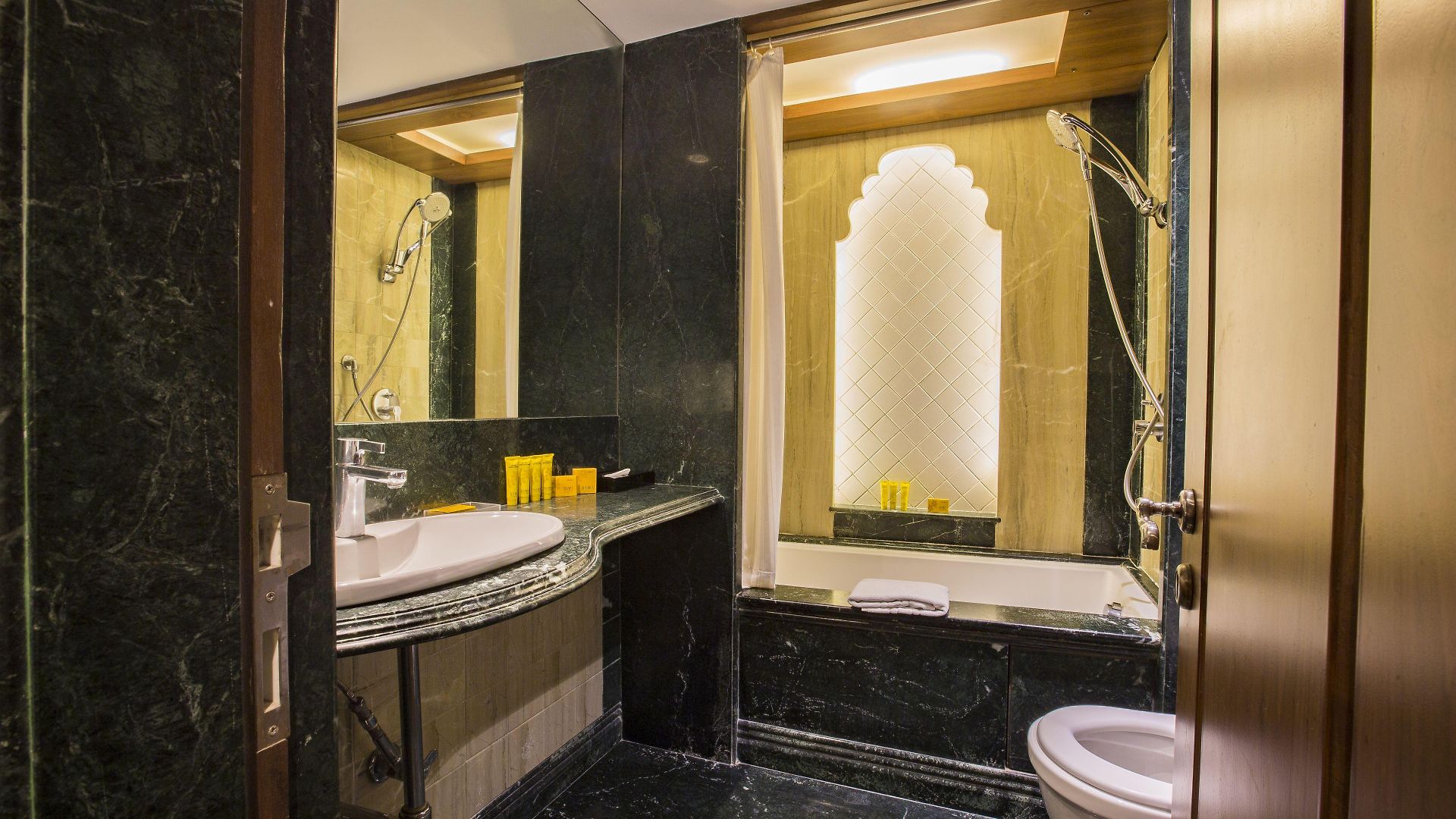 Bawa Continental Hotel Mumbai