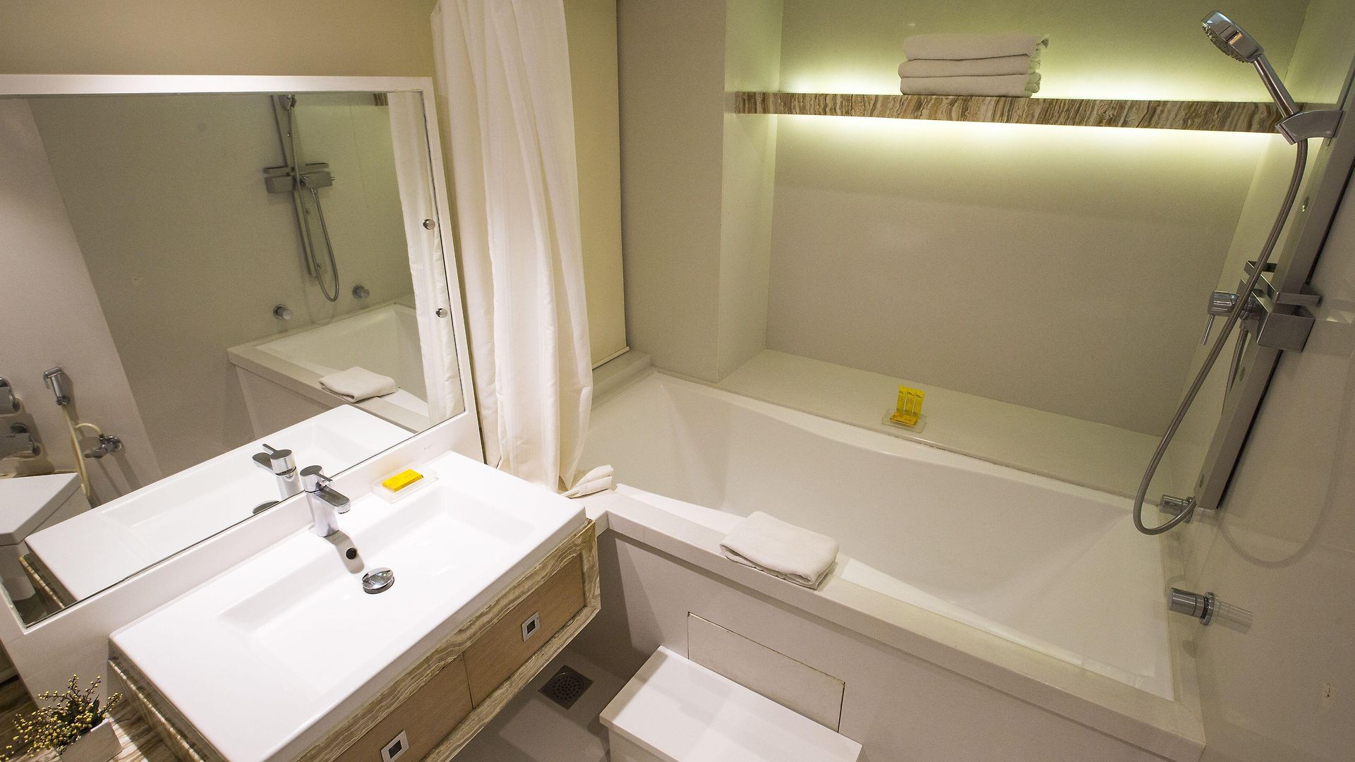 Hotel Bawa Continental