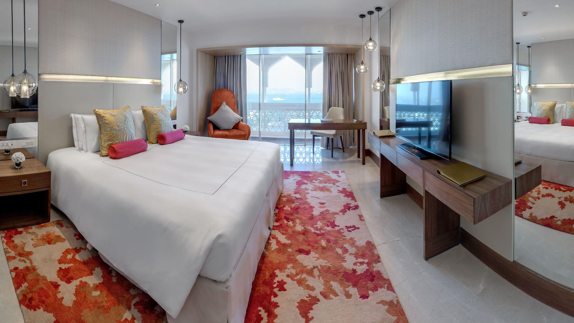Taj Mahal Tower, Hotel 5*