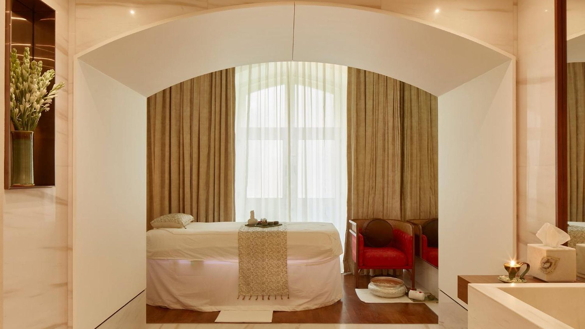 Taj Mahal Tower, 5*